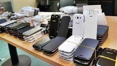 إحباط تهريب هواتف محمولة بـ178 ألف جنيه بمطار الأقصر