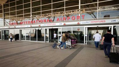 الحكومة العراقية تمدد حظر الطيران إلى 