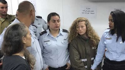 (فيديو) قضاء الاحتلال يمدد اعتقال عهد التميمي لـ5 أيام