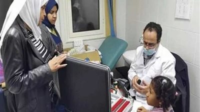 شلاتين.. الكشف على 950 حالة و4 جراحات لقافلة جامعة الزقازيق