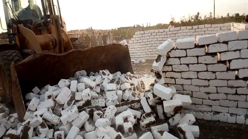 إزالة 17 حالة تعدٍ