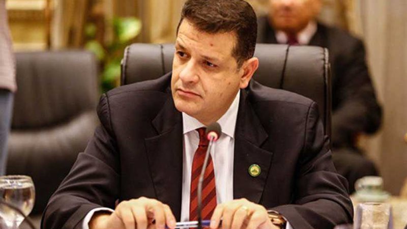 طارق رضوان يتقدم