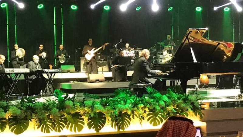 عمر خيرت يحيي حفل