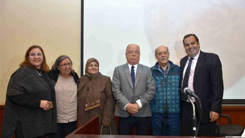 النمنم يكرم الفائزين