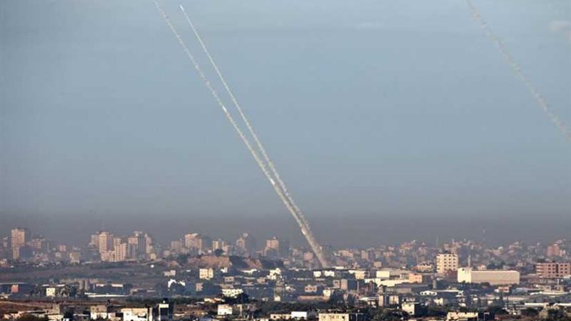 إطلاق 3 صواريخ من