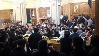 انتهاء صلاة تجنيز الشهداء بكنيسة العذراء بحلوان..(فيديو)