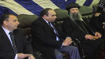 قاضى وادي النطرون يقدم العزاء لشهداء كنيسة مار مينا بحلوان