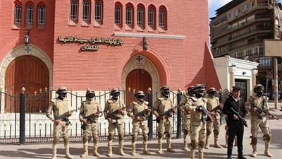 القوات المسلحة والشرطة تكثف جهودها الأمنية بمحيط دور العبادة