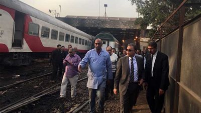 وزير النقل يستقل كابينة قطار من كوم امبو إلى الأقصر للاطمئنان على إجراءات السلامة‎