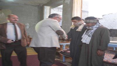 محافظ المنيا يقدم واجب العزاء لأسرة الشهيد إسلام مصطفى