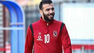 لجنة الكرة بالأهلي تحدد مصير 