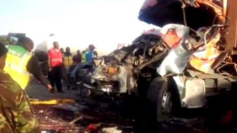 مصرع 36 شخصا بتصادم