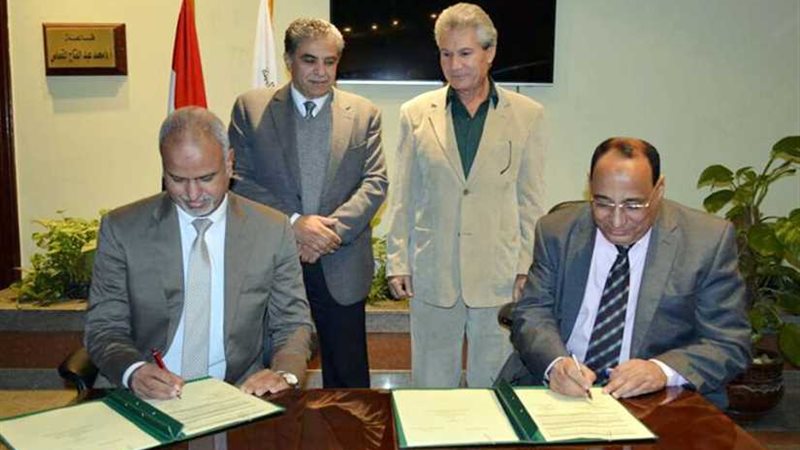 فهمي يشهد توقيع بروتوكول