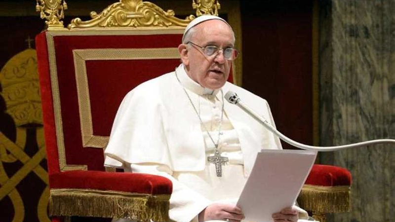 البابا: لا تخنقوا