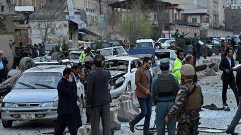 مقتل مدني وإصابة