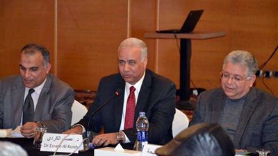 رئيس جامعة الإسكندرية يشارك في تعديل قانون الجامعات بالإسكندرية