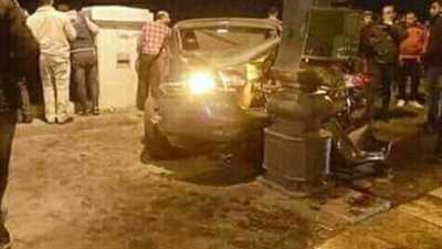 سيارة طائشة تندفع ناحية كوبري ستانلي وتسقط ثلاثة أشخاص بالبحر