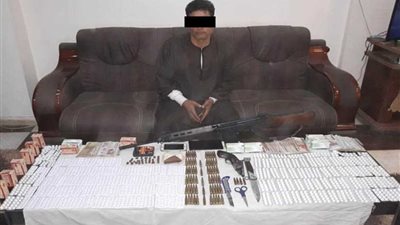 القبض على عاطل بحوزته قطعتى سلاح و73 طلقة و25 طربة حشيش بالمنيا