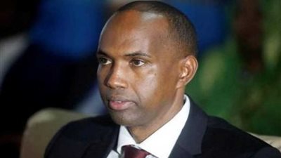 إقالة وزراء الخارجية والداخلية والتجارة والصناعة بحكومة الصومال