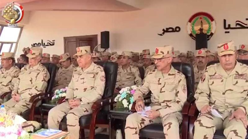 صدقي صبحي يشهد المشروع