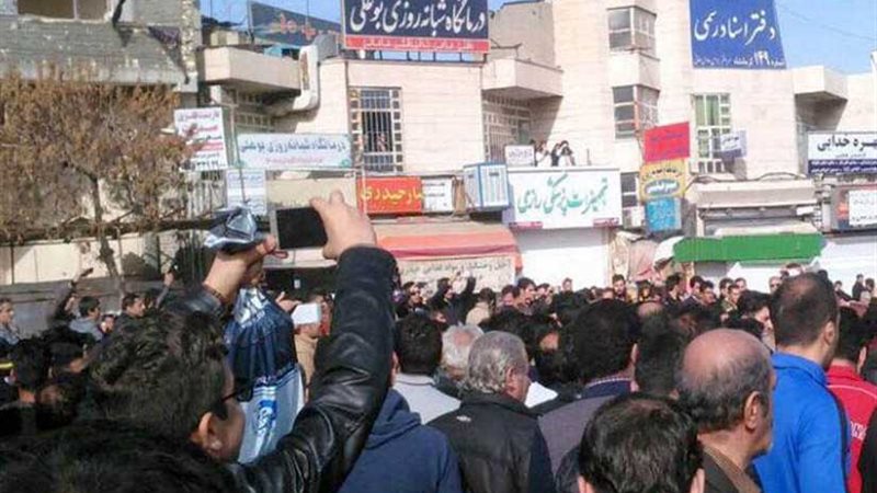 إنذار المتظاهرين