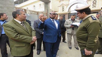 مدير أمن الغربية يتفقد تأمين الكنائس