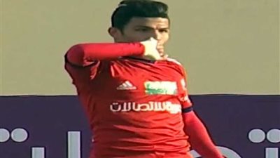 انتقال لاعب النصر إسلام عيسى للمصري لمدة خمسة مواسم