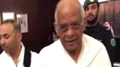 شاهد من السعودية.. مغادرة عبد العال ووفد البرلمان لأداء فريضة العمرة 