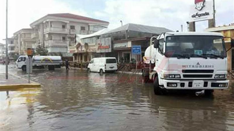 (الأمطار تغرق شوارع