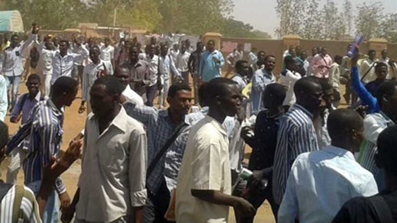 اندلاع تظاهرات الخبز