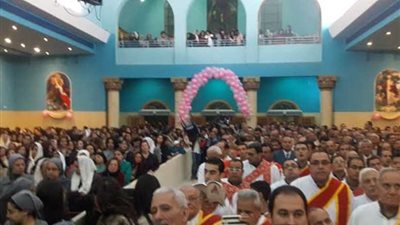 الآلاف يشاركون في قداس عيد الميلاد المجيد بأسيوط (صور)