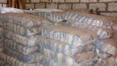 ضبط 1.5 طن سكر و720 زجاجة زيت تمويني قبل بيعها في السوق السوداء