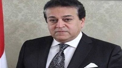 التعليم العالي تشكل فريقا بحثيا لمعاينة الحوت النافق بالإسكندرية