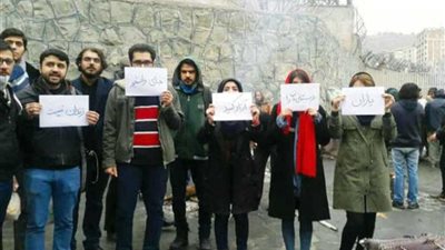 إصلاحيون إيرانيون ينددون بتصدير الأزمات الداخلية للخارج