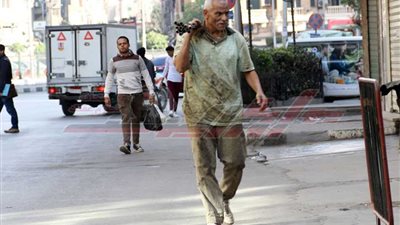 الاجازة رفاهية لا يعرفها الباحثون عن لقمة العيش (صور)