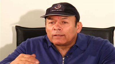 أحمد ماهر: عرض 