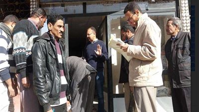 إغلاق وتشميع 20 محلا تجاريا غير مرخص بمركز ديروط