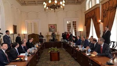 وزير الخارجية يعقد جلسة مباحثات مع وزير خارجية أيرلندا في القاهرة