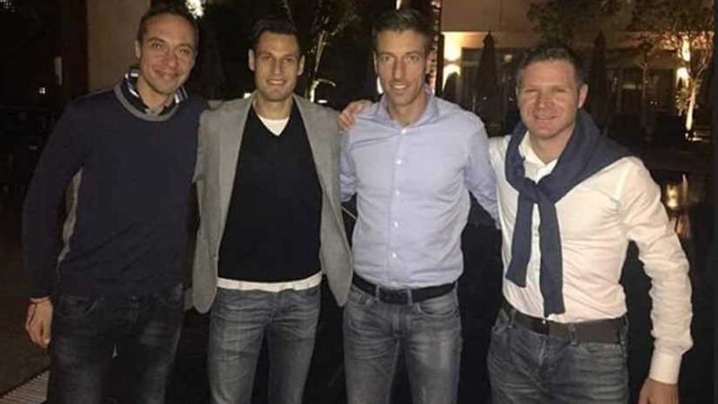 وصول طاقم الحكام