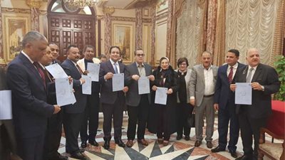 400 نائب يوقعون على توكيلات تزكية السيسي