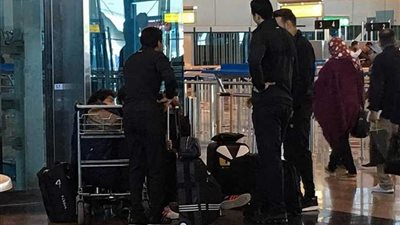 بالصور.. بعثة الأهلي تصل المطار استعدادًا للسفر للإمارات