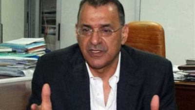 عضو اتحاد المستثمرين يشدد على التأني في دراسة أوضاع 