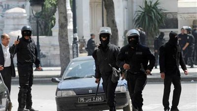 رويترز: إلقاء قنابل حارقة على مدرسة يهودية جنوبي تونس