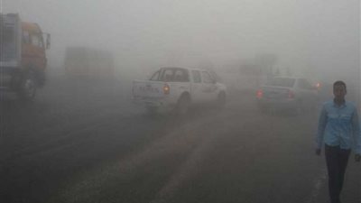 المرور: الشبورة المائية الكثيفة تغلق طريق إسكندرية الصحراوي (فيديو)