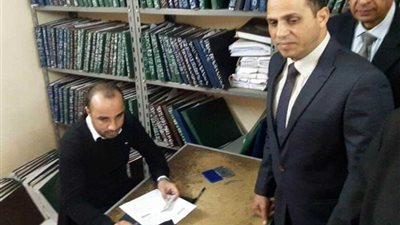 رئيس جامعة دمنهور يحرر توكيلا لتزكية 