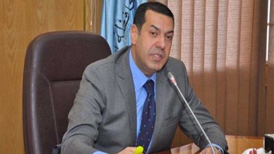 محافظ أسيوط: 3.5 مليون جنيه لرصف 4.5 كم طرق بمركز الغنايم ومعدات نظافة وإنارة لقرى المركز