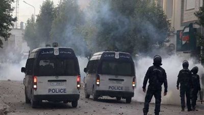 الجيش التونسي ينتشر في عدة مدن مع تصاعد حدة الاحتجاجات العنيفة