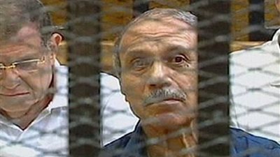 قبول طعن العادلى وآخرين فى الاستيلاء على أموال الداخلية وإعادة المحاكمة