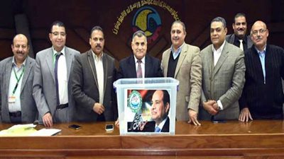 تسليم 15 سيارة ربع نقل من جهاز تنمية المشروعات