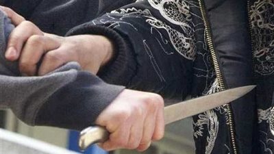 بسبب معاكسة فتاة.. طعن طالب في الصدر في أبوقرقاص